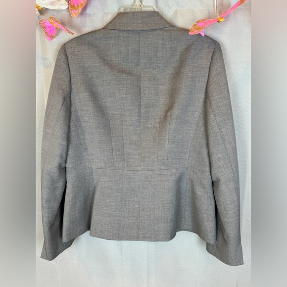 ✨Host Pick✨Kasper Gray Two Button Blazer- Sz 8 - Picture 6 of 7